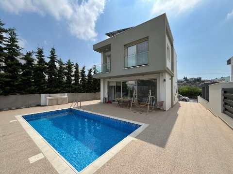 3700 EUR · аренда · house · 3 комнаты · 200 m² · #9461 | MyProperties Cyprus