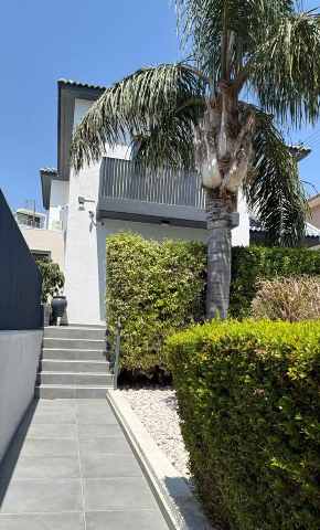 7000 EUR · аренда · house · 5 комнат · 250 m² · #10356 | MyProperties Cyprus
