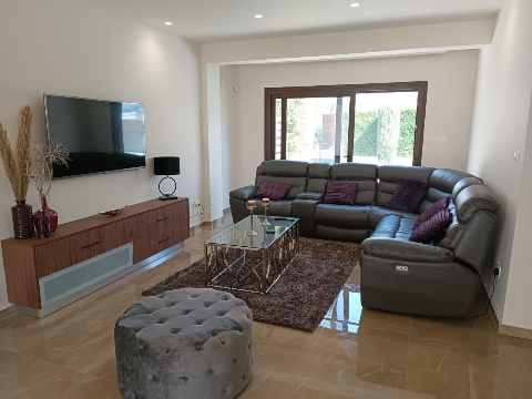 6000 EUR · ενοικίαση · house · 5 δωμάτια · 250 m² · #10595 | MyProperties Cyprus