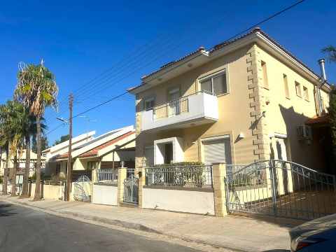 2500 EUR · аренда · house · 4 комнаты · 220 m² · #13229 | MyProperties Cyprus