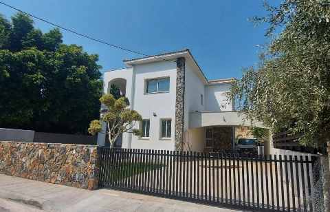 5500 EUR · аренда · house · 5 комнат · 200 m² · #13299 | MyProperties Cyprus